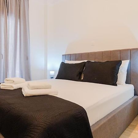 Theofilos Urban Apartment, Close To City Center Tesalonika Bagian luar foto