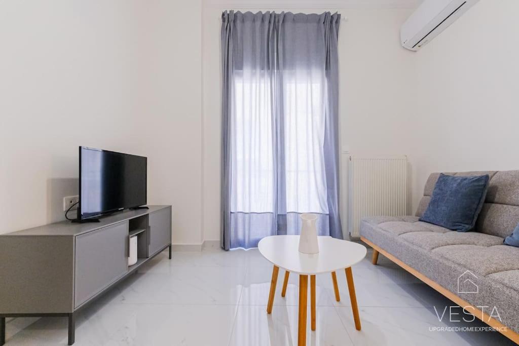 Theofilos Urban Apartment, Close To City Center Tesalonika Bagian luar foto