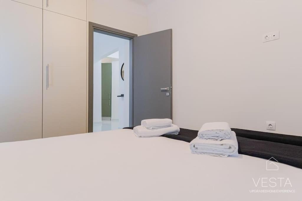 Theofilos Urban Apartment, Close To City Center Tesalonika Bagian luar foto