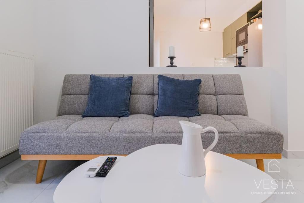 Theofilos Urban Apartment, Close To City Center Tesalonika Bagian luar foto