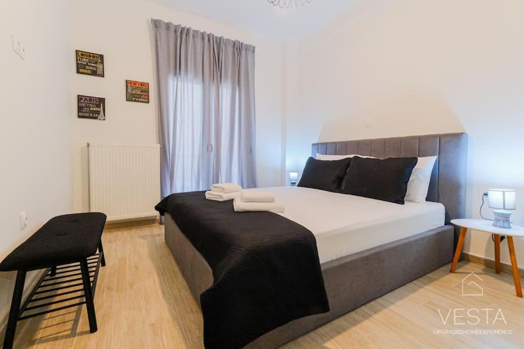 Theofilos Urban Apartment, Close To City Center Tesalonika Bagian luar foto