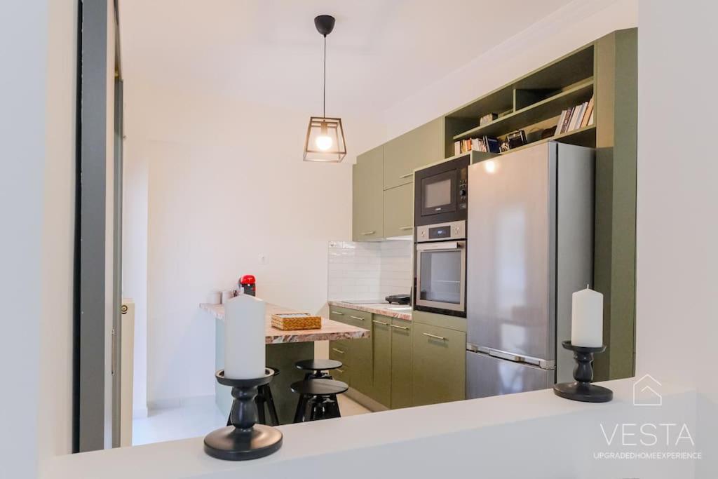 Theofilos Urban Apartment, Close To City Center Tesalonika Bagian luar foto