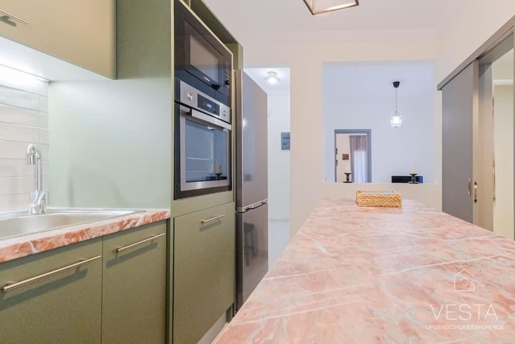 Theofilos Urban Apartment, Close To City Center Tesalonika Bagian luar foto