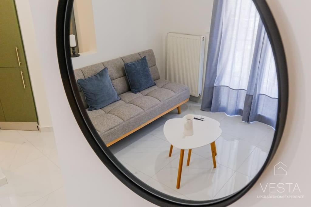 Theofilos Urban Apartment, Close To City Center Tesalonika Bagian luar foto